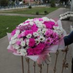 Малиновый букет из хризантемы